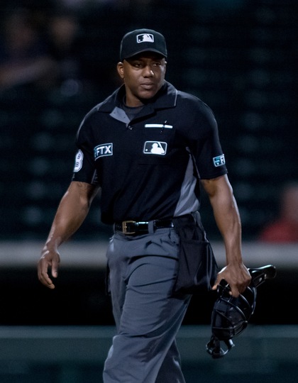 MLB umpires to announce replay review decisions to fans  ESPN